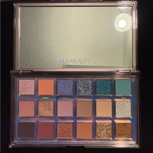 Huda Beauty Mercury Retrograde Eyeshadow Palette